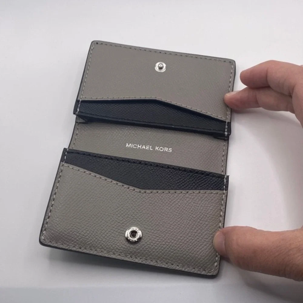 Michael Kors Jet Set Gray Black‎ Flap Card ID Holder